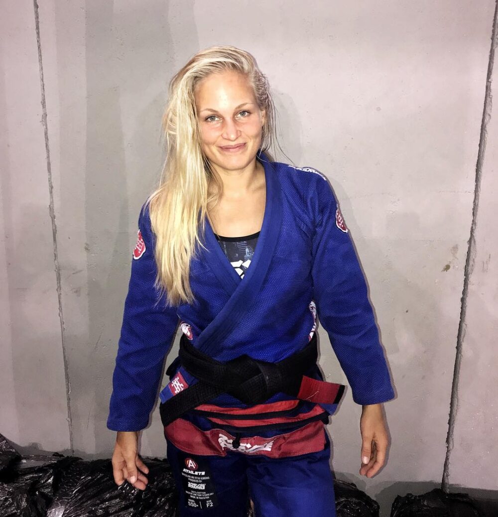 Scramble Athlete 4: 550+ (Female Cut - Blue)